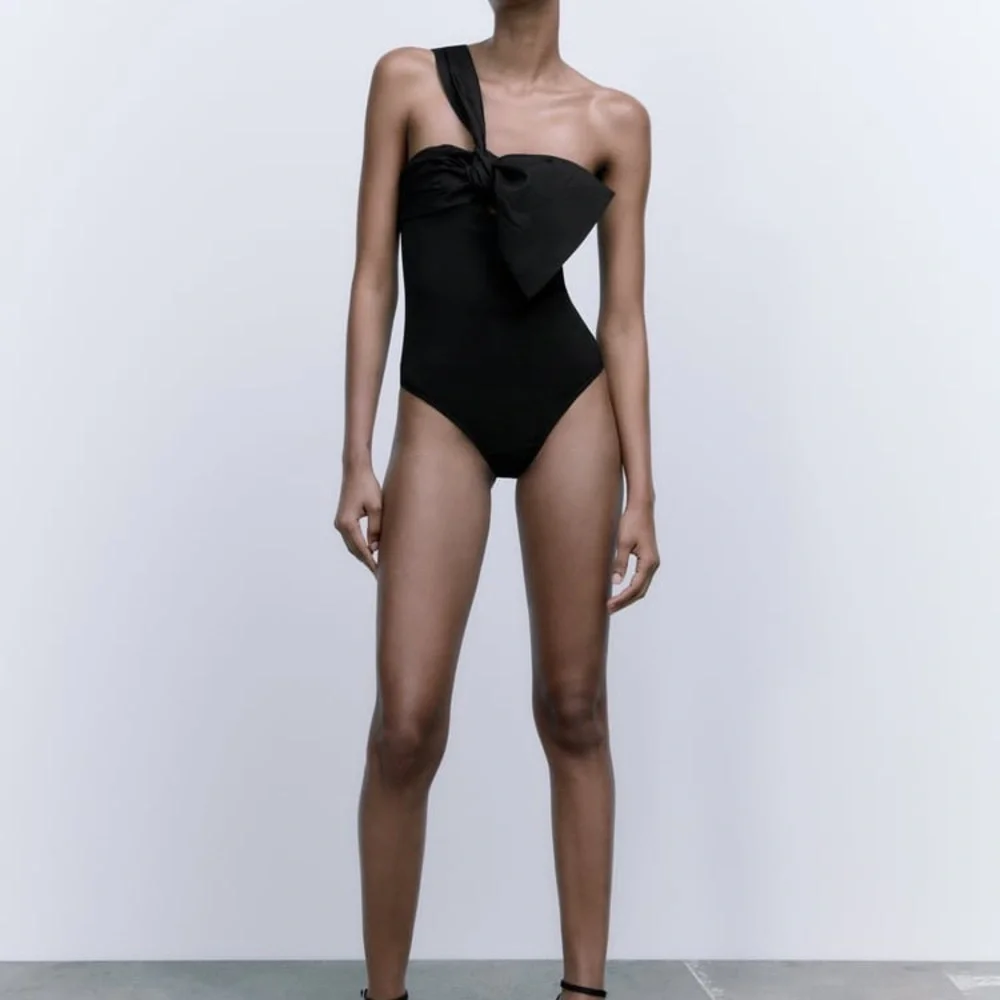 ASYMMETRICAL NECKLINE BODYSUIT - Picture 4 of 10